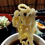 俺の中華たなか家 - 熱々つけ汁に浸せば自家製太麺に醤油スープが絡んで旨し♥