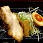 俺の中華たなか家 - 標準トッピング類をパチリ♯十分満足いく内容です(#^^#)v