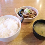 Koiki Sakaba - もつ煮（ご飯大盛）