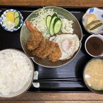 東屋 - ヒレカツ定食 ¥900