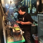 四文屋 - 向かいで焼いて、店に持ってきます