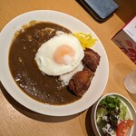 社 - から揚げカレー　650円　　目玉焼き　50円