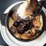 Porcini mushrooms and beef tendon stewed in red wine with cocotte rice
