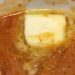 蒙古タンメン中本 - 溶けて円やかになるバター