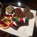 鬼怒川金谷ホテル - 夕食後はデザートのワゴンサービス♪