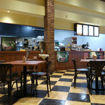 フレッシュネスバーガー イオンタウン金沢示野店 - とても清潔な店内。極端にアメリカナイズされていないところが良いです。