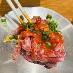 Motsu No Temmaya - 私は生肉NGなんだけど、お肉LOVEの相方さんは悶絶してました！レアステーキ ユッケ風✩.*˚