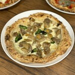 Pizzeria Cor a Cor - サルシッチャエポルチーニ