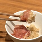 Rooots Nakanoshima - 鹿児島何十牧場の国産生ハム　お米のサラダ