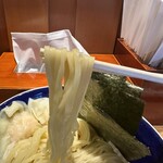 つけそば 神田 勝本 - 平打ち麺リフト