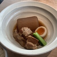 羅豚 ギンザ・グラッセ - 煮豚　大きな大根に悪戦苦闘