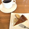 豆茂 - 中深煎り・まめもブレンドと、まめもベイクドチーズケーキ