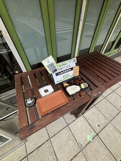 h Chuukako Zararyouri Ando Kafe Daofu - お店前でお弁当購入