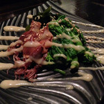 居酒屋 おば九 - ホタルイカと菜の花の酢味噌かけ