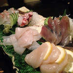 居酒屋 おば九 - 刺身5点盛り
真鯛、タコ、ホタテ、シマアジ、カンパチ
