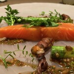 ラチュレ - サーモンは飲み物レベルにトロトロです