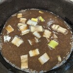 麺処 景虎 ほん田  - つけ汁