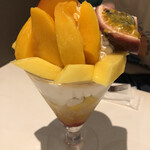フォーシーズンズカフェ - 宮崎マンゴーとタイマンゴーとパッションフルーツのパフェ