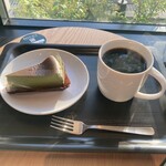 スターバックスコーヒー - 宇治抹茶チーズケーキとドリップコーヒーホット