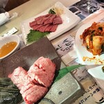 炭火焼肉 鶴兆 西大和店 - 