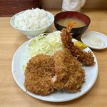 Tonkatsu Yamabe - ひれかつ定食（¥1,050）に海老（¥290）を追加。