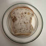 パンとおかしと... たなごころ - くるみ食パン