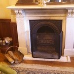 ヴィラ・デル・ソル - (2014/3)ラウンジの暖炉には薪が用意されていました。