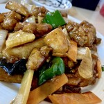 私房菜 - 大盘鸡。他の中華料理店ではみたことない。