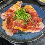 Yakiniku Naruchan - カルビ　968円