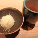 すすきの焼肉きらく - ゆずのシャーベットとお茶