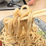 Chuukasoba Aoi - 麺はピントがズレてしまったが、何か生き生きした美味しい麺。これ好きだなぁ…！