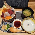 kappou 箸 - 海の恵み海鮮丼(2618円)です。