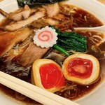 長岡食堂 東京ラーメン横丁店 - 味玉醤油(半)チャーシューラーメン