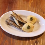 Hachihare - メヒカリと新タマネギのフリット