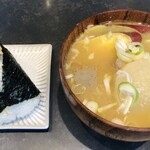おにぎりと豚汁 いたる - 味噌汁＆おにぎり