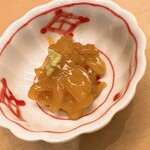 Okame Zushi - 泥障烏賊のエンペラ（耳）のウニ醤油和え。このウニ醤油、一手間も二手間もかかった逸品でした