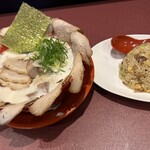 麺道 しゅはり 伊丹店 - 風神とんこつ咲き乱れチャーシューめん+チャーハン並