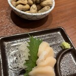 Tsuriya Do Madume - ホタテの刺身　小ぶり4枚切りで600円