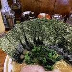横浜家系ラーメン 三郷家 - 海苔増しは5枚100円。