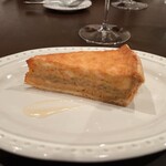 Bar à Vin ムッシュ ヨースケ - 必食のたらば蟹とエノキのキッシュ