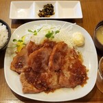 とんかつ 椛 - リブロース生姜焼き定食