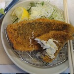 はまべ - 大きなアジフライ