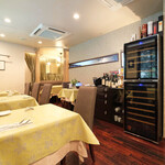 チェルバイア - 店内のテーブル席の風景です