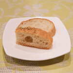 チェルバイア - プランツォＢ 2000円 のフォカッチャとバゲット