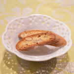 チェルバイア - プランツォＢ 2000円 のビスコッティ