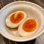 Narutoya - サービスの煮卵