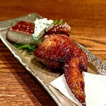 にしぶち飯店 - ❹叉焼（ブルーチーズ）、手羽先（ツバメの巣入）の唐揚げ