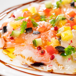 Itameshi Bisutoro Baffi - 彩も美しい『ノルウェー産サーモンと炙り真鯛のカルパッチョ』