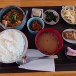 GOHAN-YA あたしんち - 大盛り麻婆豆腐定食 1,100円(税込)。