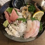 ジャンボやき鳥 つかさ - 刺身盛り合わせ